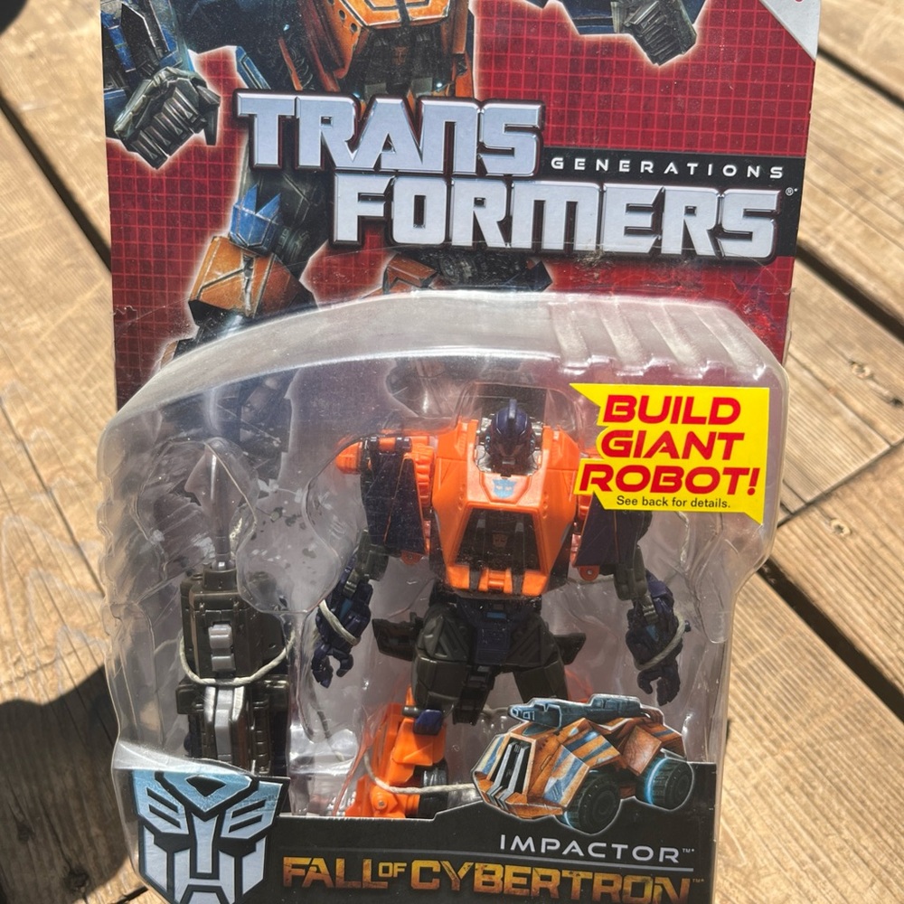 Transformers Generations Fall of Cybertron - Deluxe Impactor - Brand New
